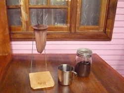 costa ricanischer kaffee mit socke  1